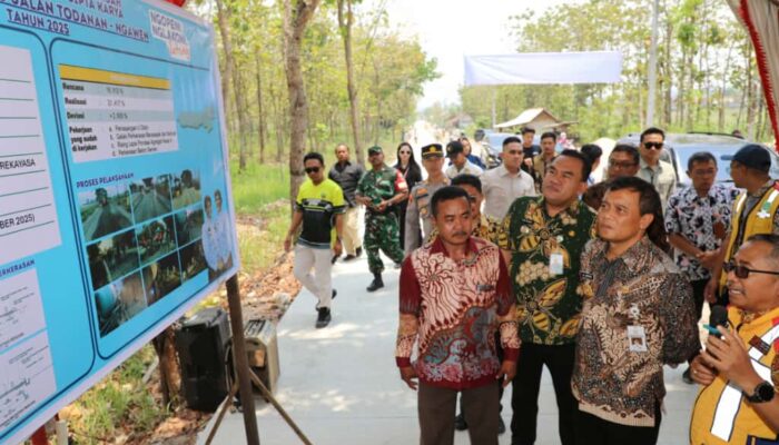 Anggaran Tembus Rp15,3 Miliar, Ahmad Luthfi Tinjau Langsung Perbaikan Jalan Todanan-Ngawen Blora