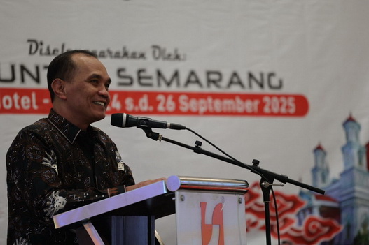 Ketua DPRD Jateng Sumanto