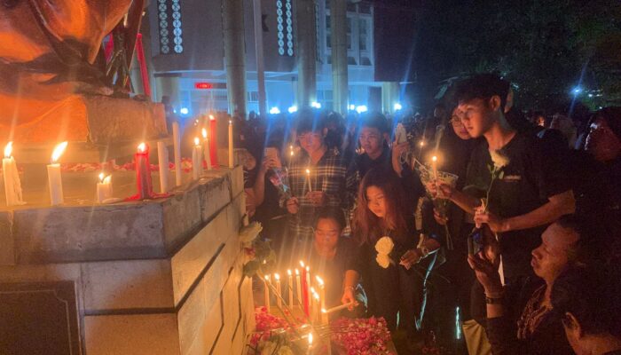 Aksi Solidaritas FH UNNES, Patung Dewi Themis Dipenuhi Bunga dan Lilin untuk Iko Juliant Junior