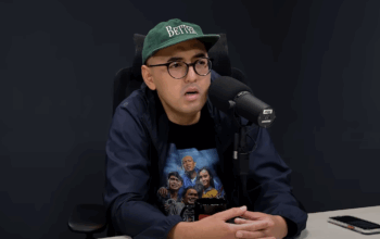 Aktor Kemal Palevi dalam podcast Raditya Dika, baru-baru ini. (YouTube/Raditya Dika)