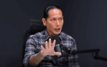 Chef Juna dalam podcast Radiya Dika, baru-baru ini. (YouTube/Raditya Dika)