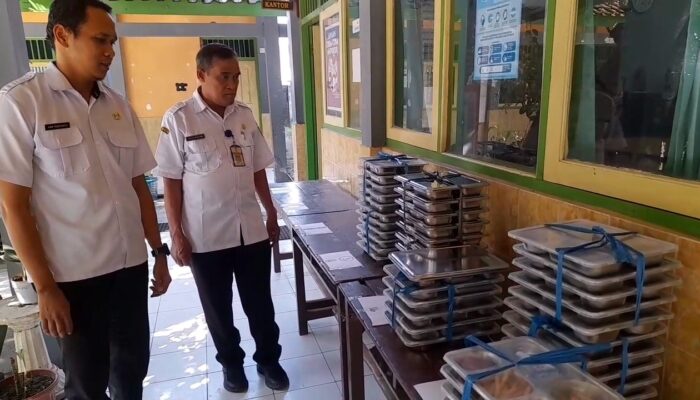 Pakai Plastik, Tutup Tempat Makan MBG Blora Tak Sesuai Standar