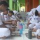 Unik! MBG di Blora Ini Ajak Siswanya Makan Lesehan