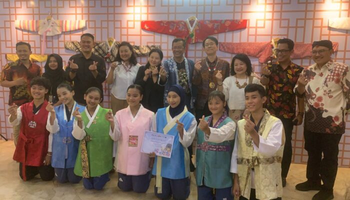 Gratis! Jadi Oppa dan Eonni Korea Selatan di Hanbok Experience Festival Kota Lama Semarang