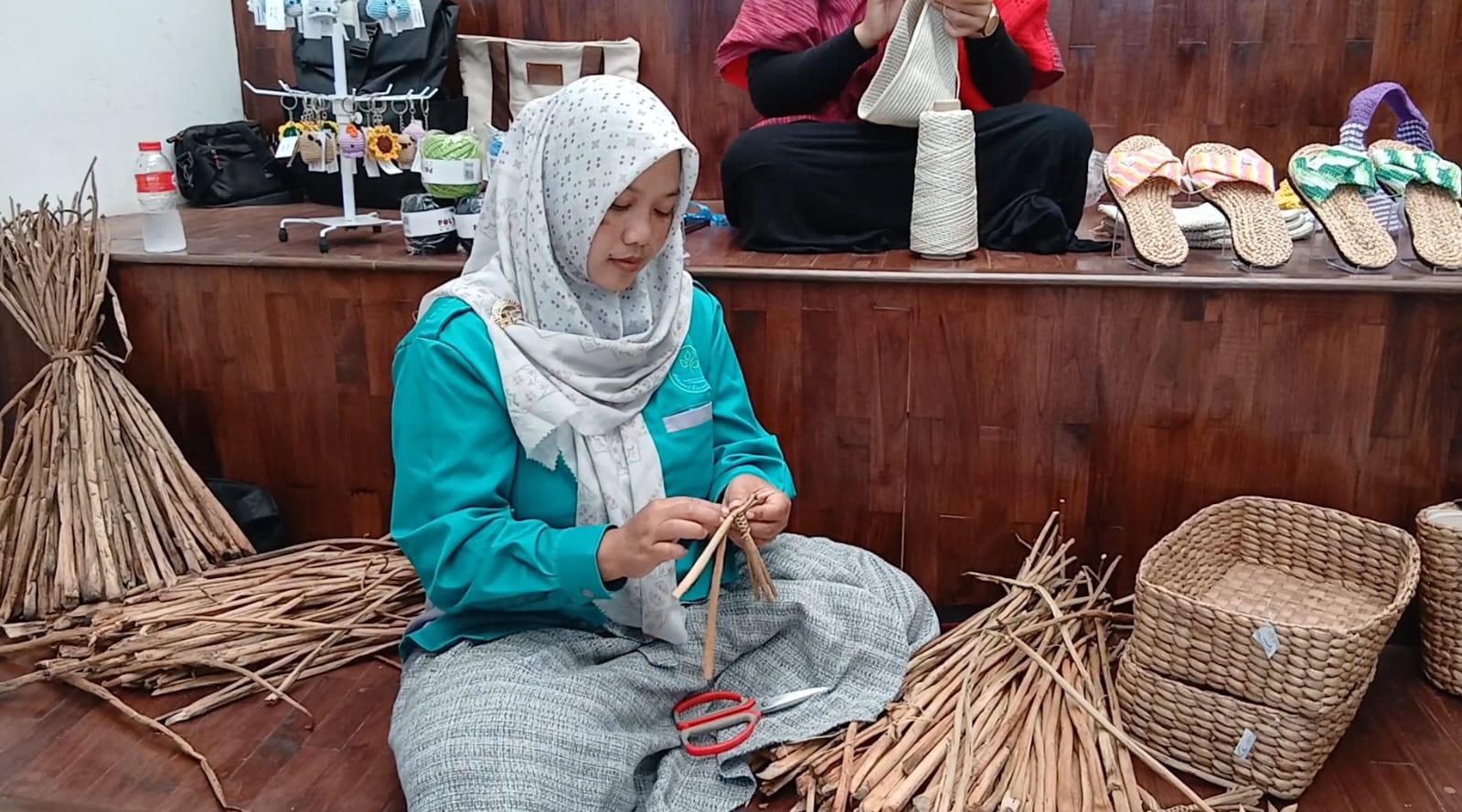 kerajinan eceng gondok