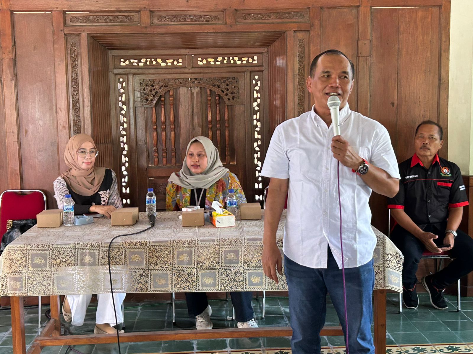 ketua dprd sumanto