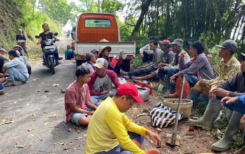 Warga Desa Sepakung, Kecamatan Banyubiru, Kabupaten Semarang