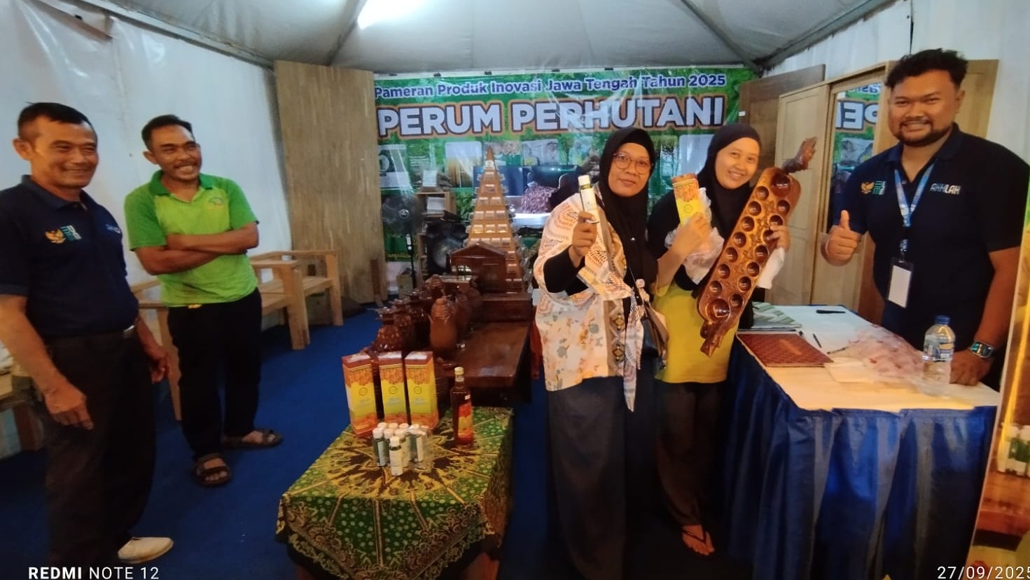 Suasana Pameran Produk Inovasi (PPI) Jateng 2025 di stand Perum Perhutani, Minggu, 28 September 2025. (Dok. Perhutani)