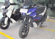 Selisih Harga Rp15 Juta, Begini Perbandingan Yamaha NMAX Neo S vs Aprilia SRGT 200