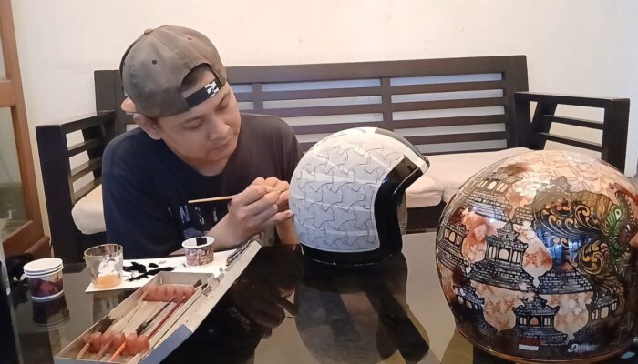 Cara Seniman Custom Art Ambarawa Ekspresikan Kebanggan pada Batik, Karya Tembus Internasional