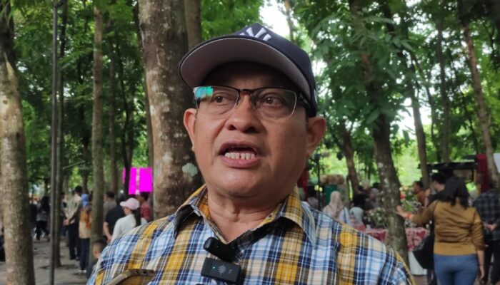 DPU Kota Semarang Klarifikasi Video Viral Relawan Kupas Aspal di Jalan Suratmo