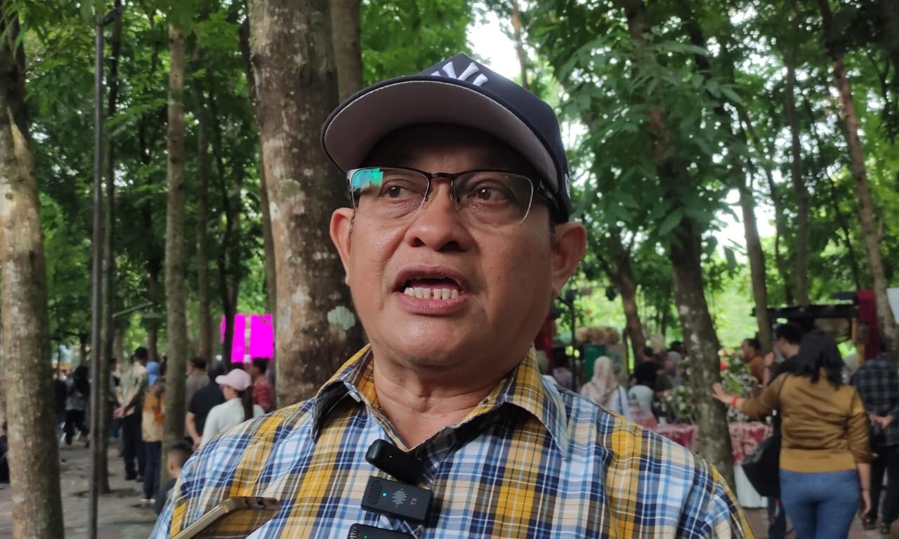 DPU Kota Semarang Klarifikasi Video Viral Relawan Kupas Aspal di Jalan Suratmo