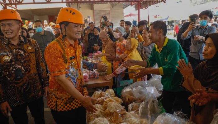 Percepat Pemulihan Pasar Kota Wonogiri, Pemprov Jateng Gelontorkan Rp1 Miliar untuk Bangun Sarpras Darurat