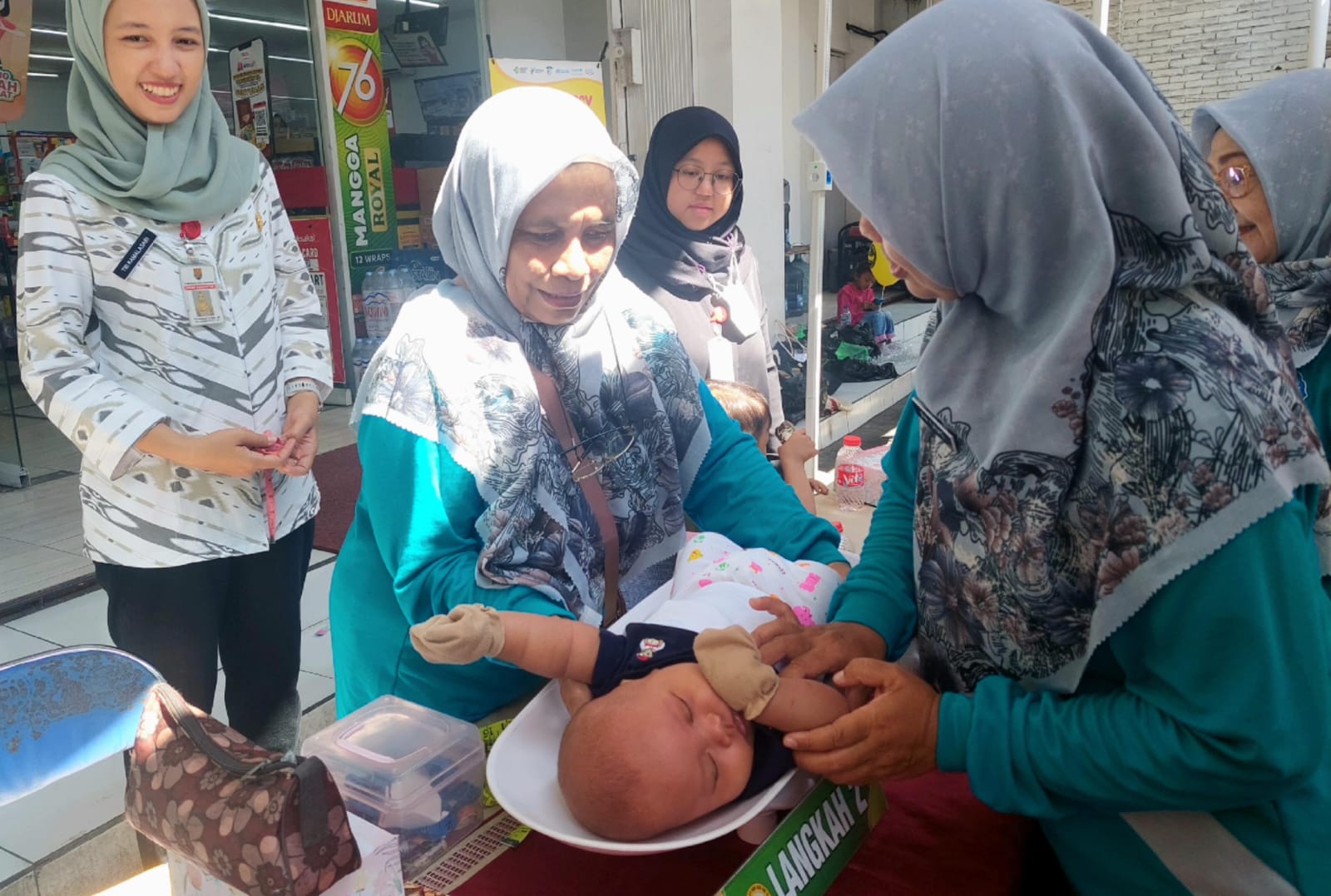 Alfamart dan Cusson Baby Jangkau Kesehatan Ibu-Anak Lewat Program Sahabat Posyandu