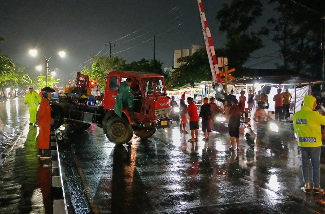 Kereta Api Harina Kembali Jalan Pasca Insiden di Perlintasan Kaligawe Semarang
