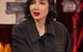 Sara Wijayanto ketika tampil di konten Diary Misteri Sara