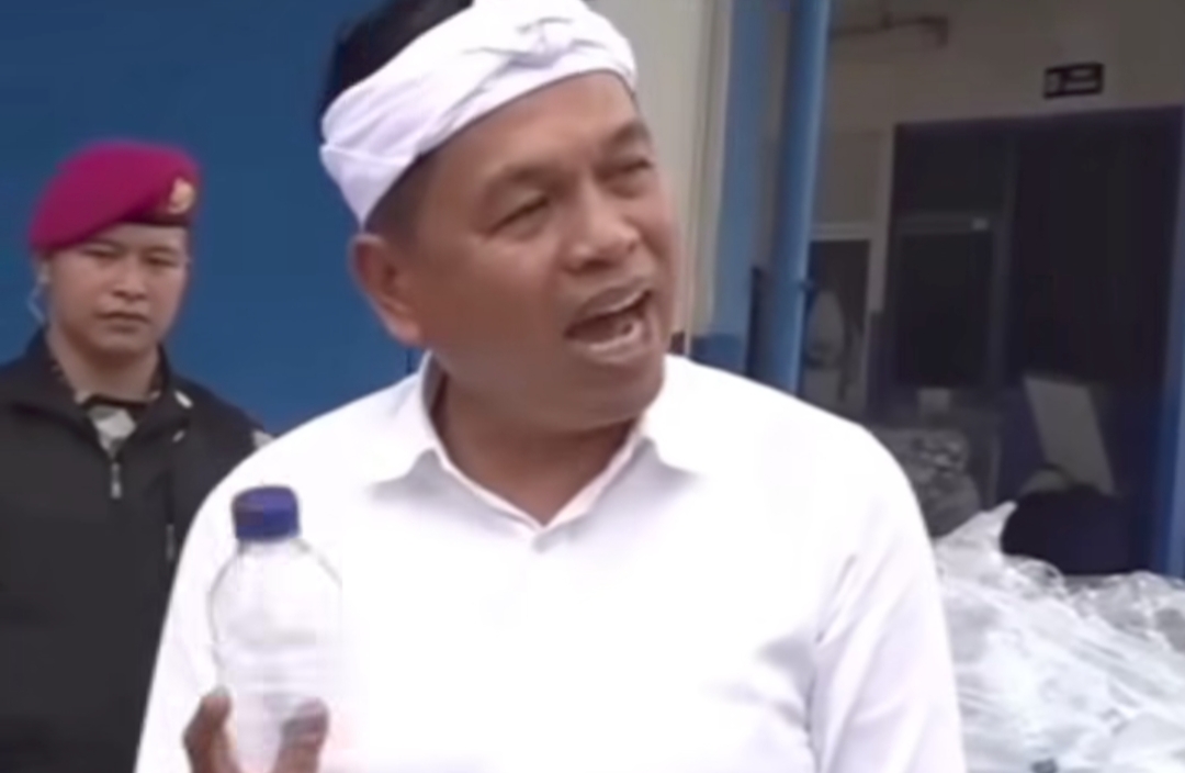 Kang Dedi Mulyadi (KDM) Sidak Pabrik Aqua