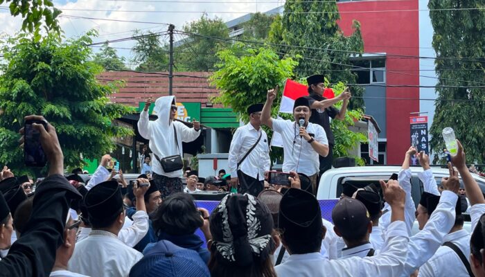 Geruduk KPID Jateng, Ratusan Santri Minta Hak Siar Trans7 Dicabut: Berhentikan Tim Expose Uncensored!