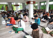 kegiatan mengaji di pondok pesantren