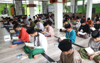 kegiatan mengaji di pondok pesantren