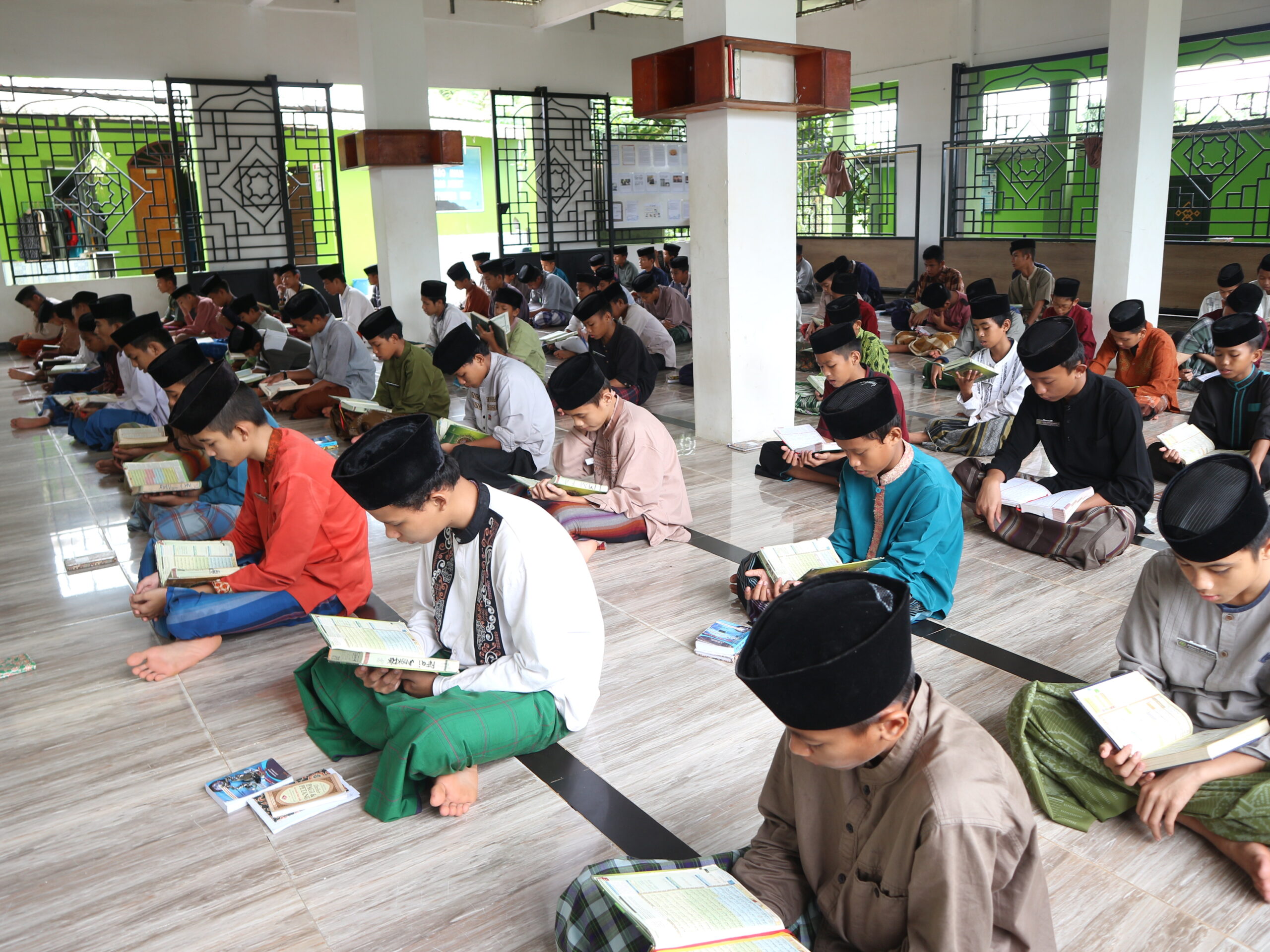 kegiatan mengaji di pondok pesantren