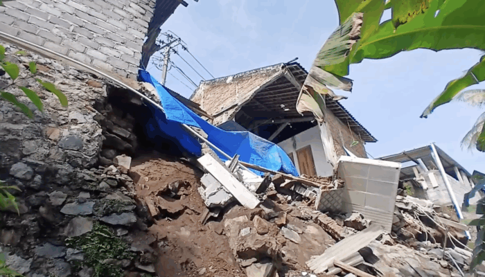 Hujan Deras Picu Longsor di Tuntang Semarang, Dua Bangunan Warga Rusak Parah