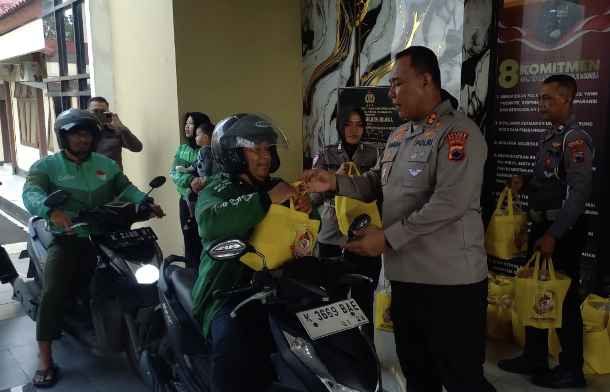 Polres Blora dan Komunitas OJOL apel bersama, jaga Kamtibmas wilayah Blora. (Heri/beritajateng.tv)