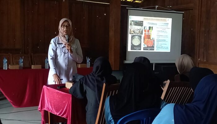 Marak Kasus Keracunan MBG, Dinkes Blora Beri Pelatihan ke Penjamah Makanan di SPPG