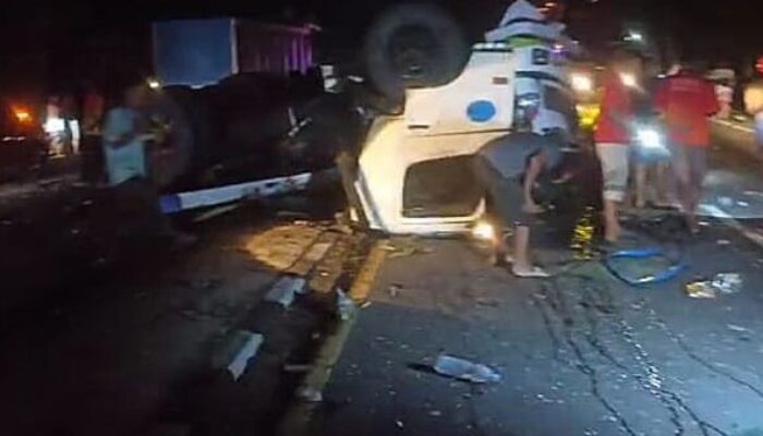 Truk Kontainer Terguling di JLS Salatiga, 3 Pemotor Luka-luka