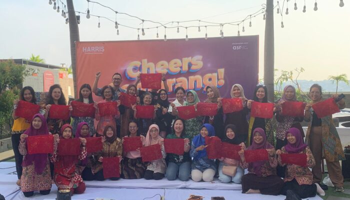 Hari Batik Nasional, Harris Sentraland Semarang Berdayakan Perempuan dan Difabel Lewat Pelatihan Membatik