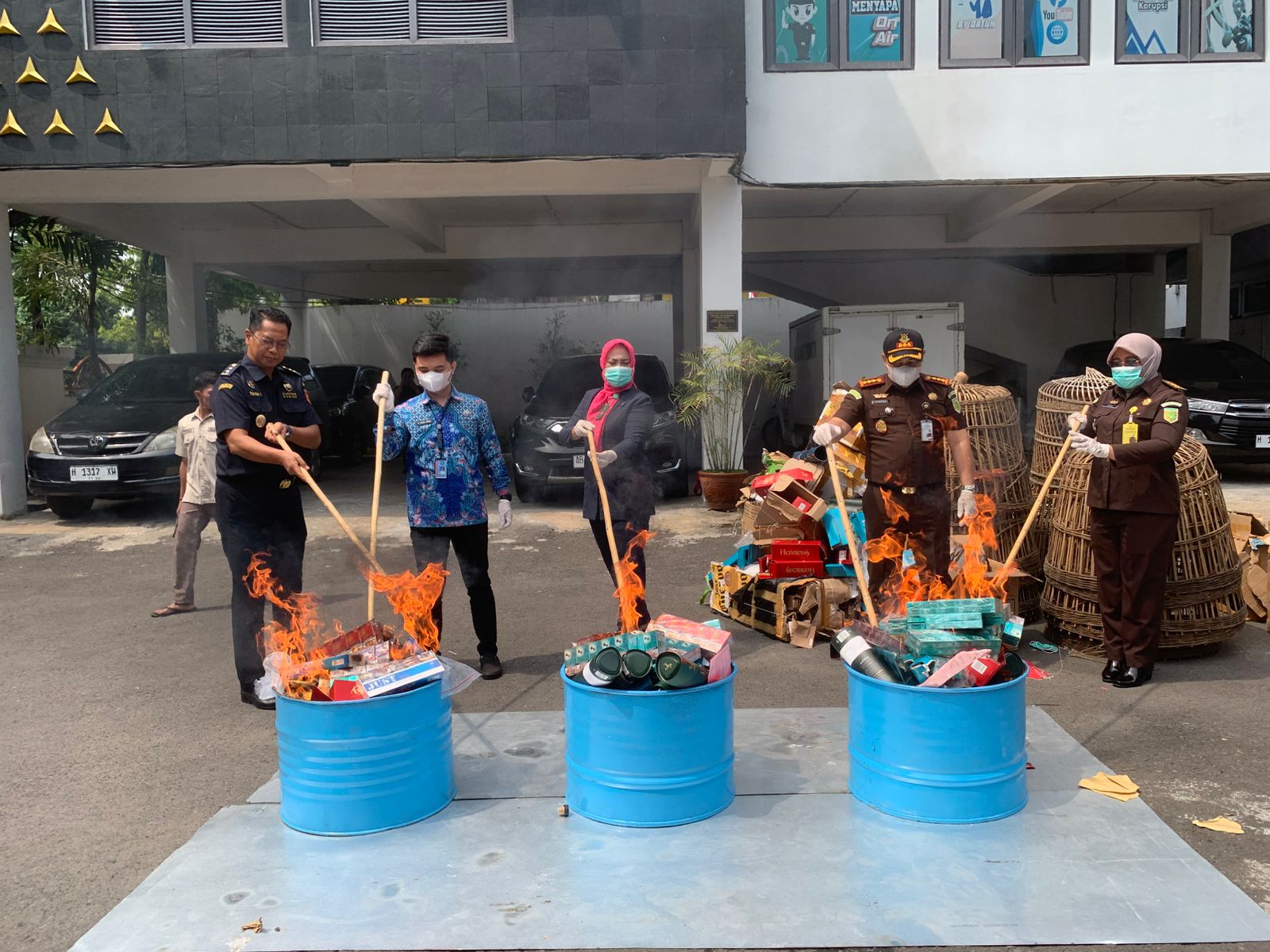 pemusnahan barang bukti di kejaksaan negeri kota semarang