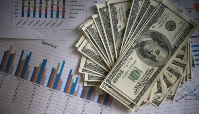 Dolar AS Perkasa, Rupiah Tertekan: Ketidakpastian Politik & Suku Bunga Jadi Pemicu