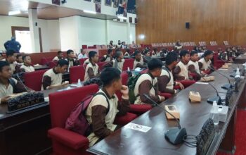 Kegiatan kunjungan belajar siswa siswi SMKN H Moenadi