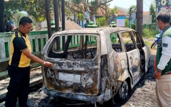 Mobil Avanza Ludes Terbakar di Salatiga, Diduga Dipicu Botol Pertalite di Bagasi