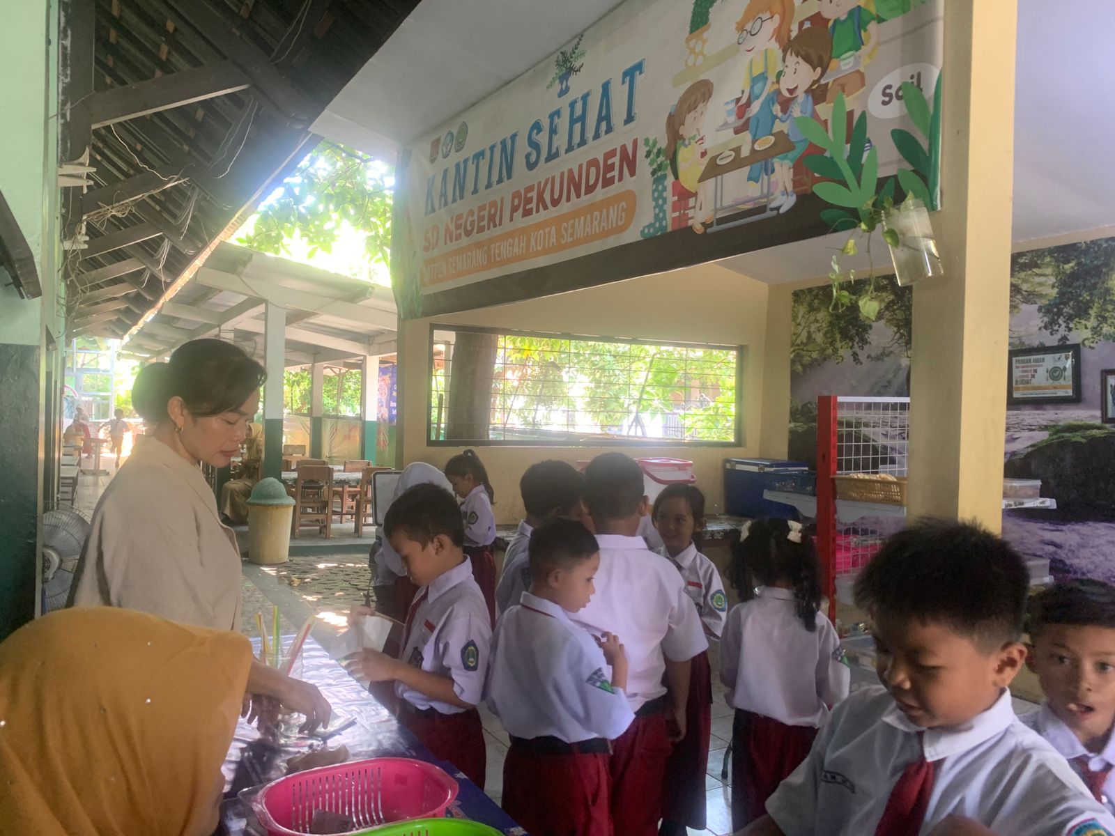 kantin siswa sdn pekunden semarang