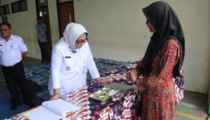 Sidak Sekolah, Wabup Blora Pastikan Menu MBG Disukai Siswa