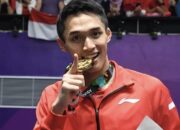 Jonatan Christie mendapatkan mendali, sebagai juara Denmark Open 2025 kategori Super 750