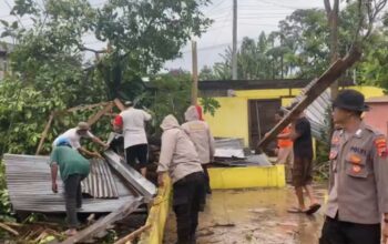 rumah warga salatiga rusak