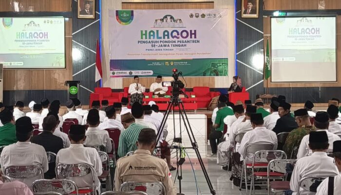 Menjaga Tradisi, Menyambut Perubahan Pesantren di Tengah Tantangan Zaman