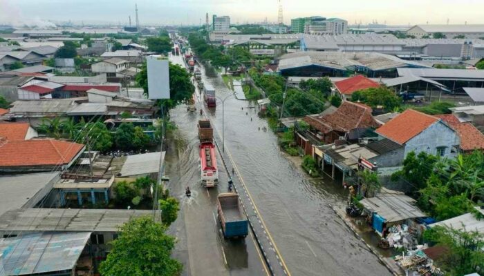 Atasi Banjir Semarang, Pemprov Jateng Mengerahkan 8 Pompa dan Menyiapkan Pengungsian