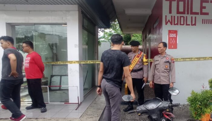 Polisi Selidiki Identitas dan Penyebab Pria Meninggal Dunia di Kamar Mandi SPBU Soka