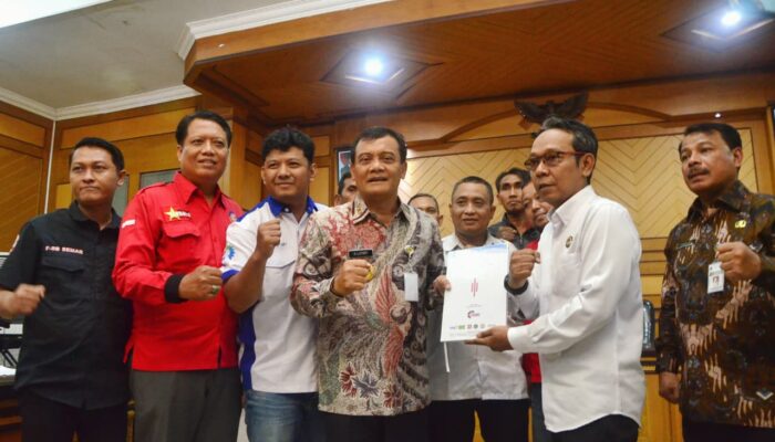 Dialog dengan Buruh, Ahmad Luthfi Tampung Aspirasi tentang Upah Minimum