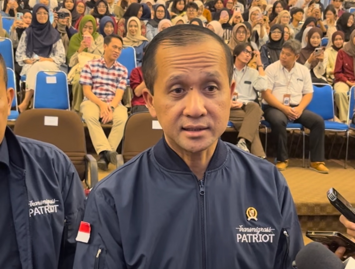 Keterangan foto: Menteri Transmigrasi Iftitah Sulaiman Suryanagara usai memberikan Kuliah Umum di Gedung Prof. Soedarto, Universitas Diponegoro, Kota Semarang, Jumat, 31 Oktober 2025 sore. (Made Dinda Yadnya Swari/beritajateng.tv)