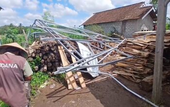 Tersapu Angin Ribut, Atap 20 Rumah Warga Wonorejo Semarang Porak-Poranda