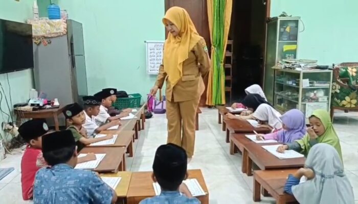 Bhayangkari Blora Siti Mustrianawati Abdikan Diri Lewat Al-Qur’an: Dari ASN DPRD-Guru Ngaji Ibu-Ibu