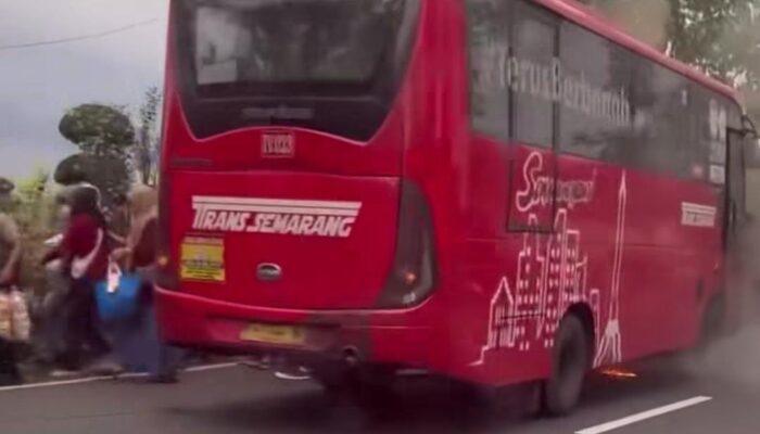 Bus Trans Semarang Terbakar di Tanjakan Silayur Ngaliyan, BLU: Diduga Korsleting Ampere
