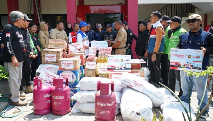 Pertamina dan Komunitas Motor Salurkan 500 Paket Bantuan Warga Terdampak Banjir Semarang