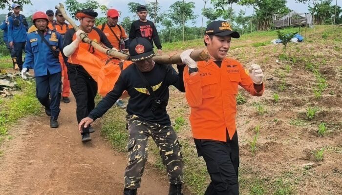 Dua Mahasiswa UIN Walisongo Hanyut di Sungai Jolinggo Kendal Ditemukan Meninggal, 1 Masih Pencarian