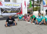 Aksi Topo Pepe Buruh di Depan Balaikota Semarang, Minta Upah Layak untuk 2026