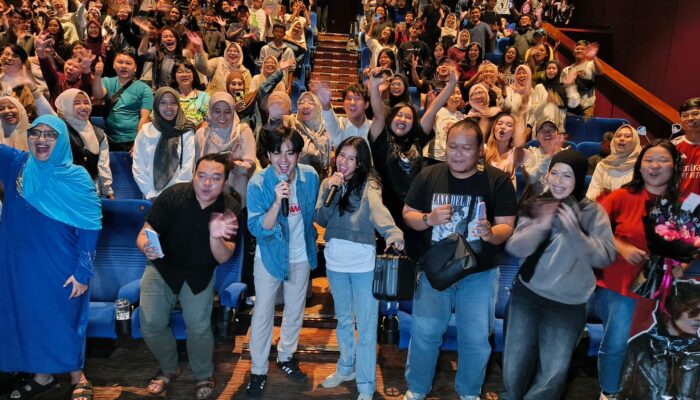 Angga Yunanda dan Shenina Cinnamon Disambut Meriah di Gala Premiere Dopamin Semarang